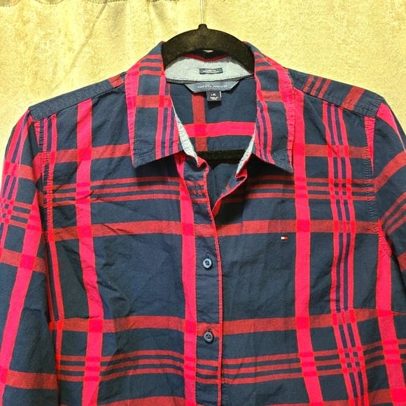 Tommy Hilfiger plaid lightweight button up shirt top ladies size‎ large - Picture 1 of 9